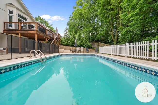 Building Photo - 1709 NW 33rd Pl