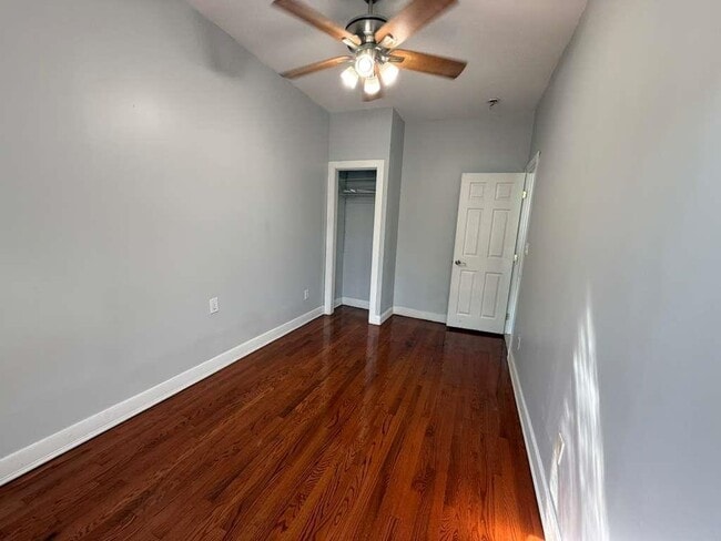 Building Photo - 18 W 49th St