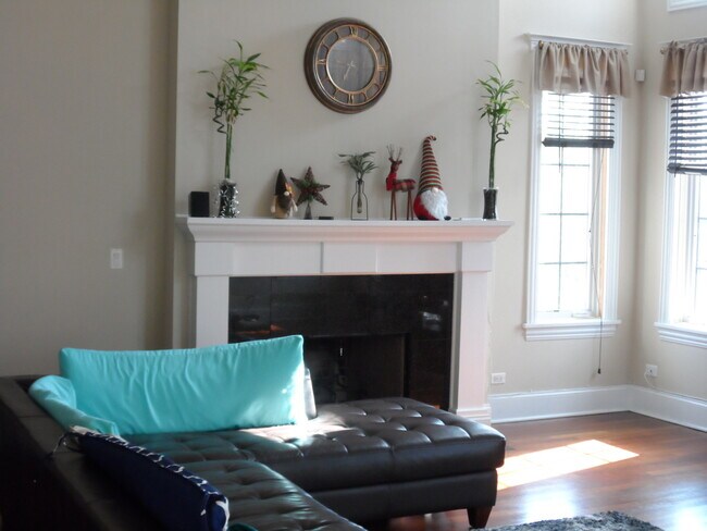 Building Photo - 3543 N Narragansett Ave