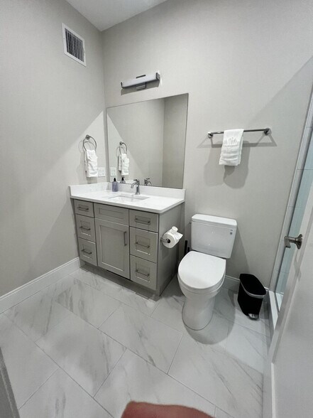 Building Photo - 394 McGrath Hwy