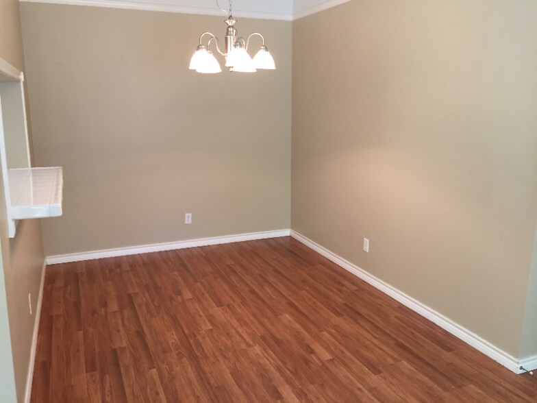 Building Photo - 14400 Montfort Dr