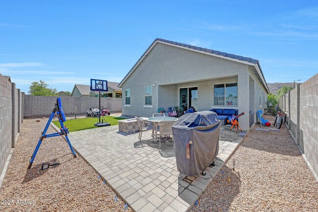 Building Photo - 2306 E Branham Ln