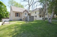 Building Photo - Beautiful Family Home Near Downtown And Al...