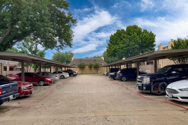 Building Photo - 3121 Park Ln