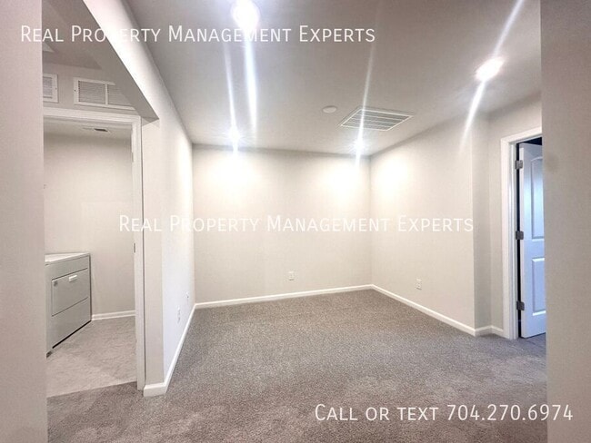 Building Photo - 4408 Iron Oak Ln