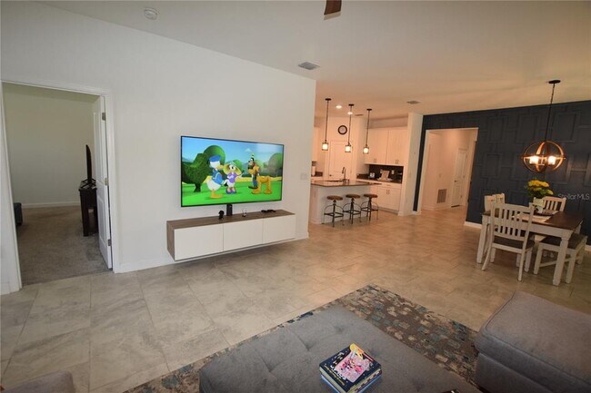 Building Photo - 5055 Hatchineha Ct