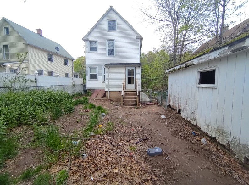 Building Photo - 622 Newhall St