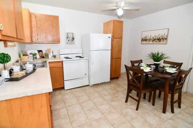 Building Photo - 3 Bedroom, Single-story Townhomes for rent in Newton, IA