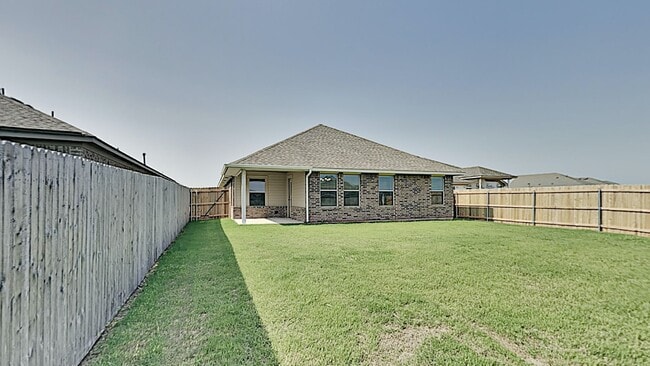 Building Photo - Spectacular 4 Bedroom 2 Bath Home in Piedm...
