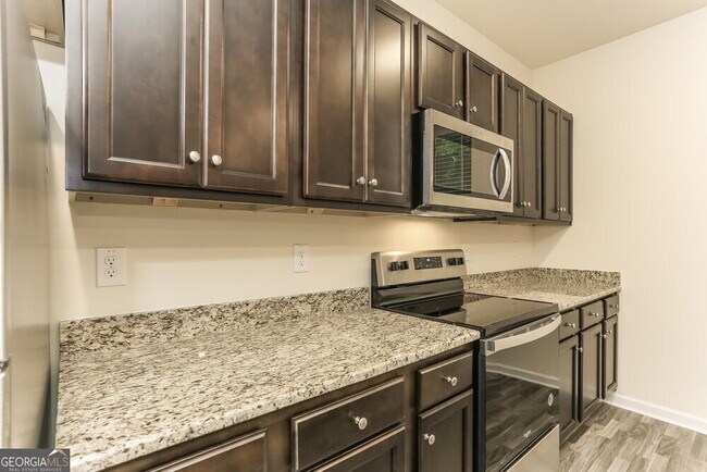 Building Photo - 215 Hamilton Pointe Dr
