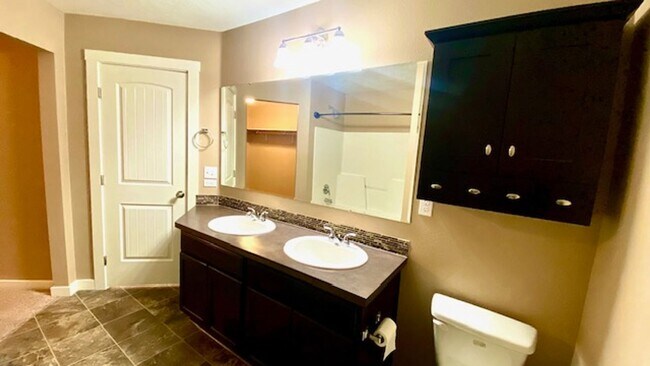 Building Photo - 3 Bed (+ bonus room) 2 Bath Home in Meridi...