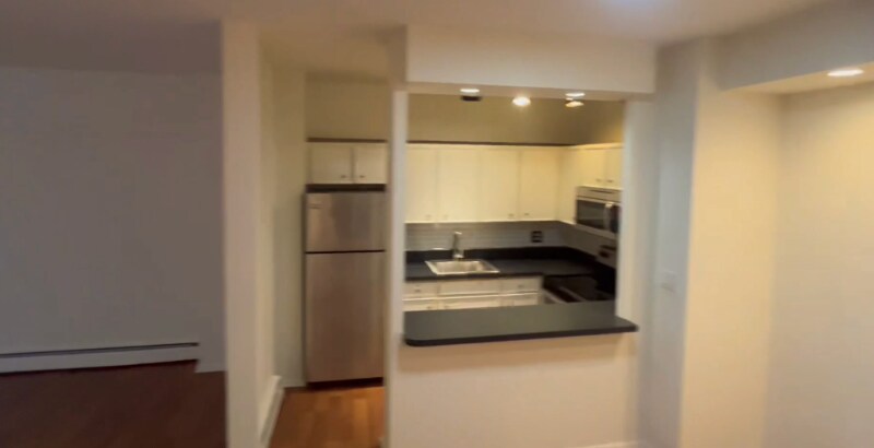 Building Photo - 57 E Chestnut St