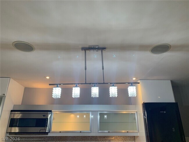 Building Photo - 3111 Bel Air Dr