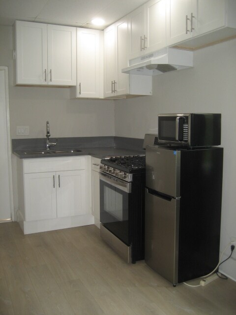 KITCHEN - 1307 W M St