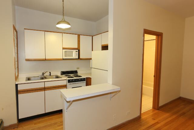 Building Photo - 640 W Barry Ave