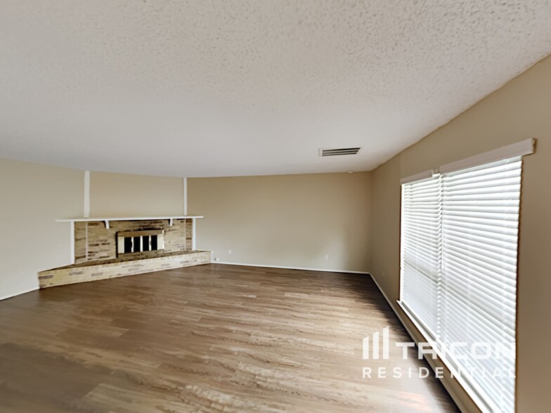 Building Photo - 1610 Pilot Way