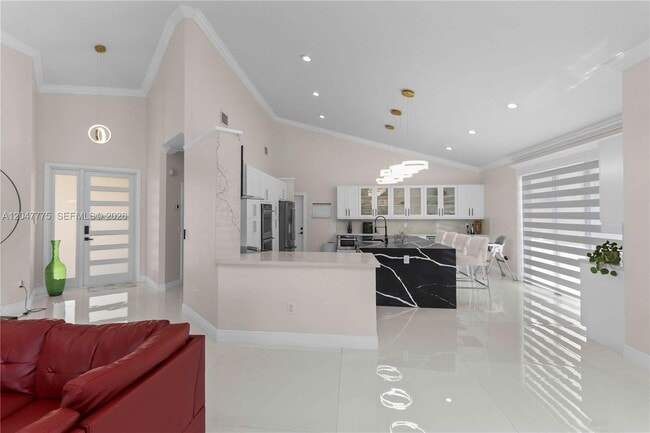 Building Photo - 1530 Lacosta Dr W
