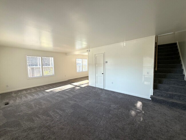 Building Photo - 1307 Perkins Ave