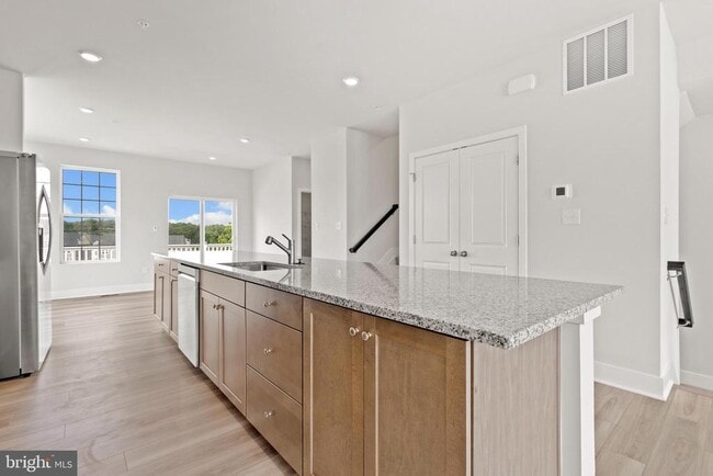 Building Photo - 7736 Meander Ct S