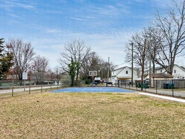 Building Photo - Charming 3-Bedroom Home – Spacious & Conve...