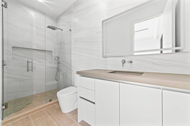 Building Photo - 1812 Miami Rd