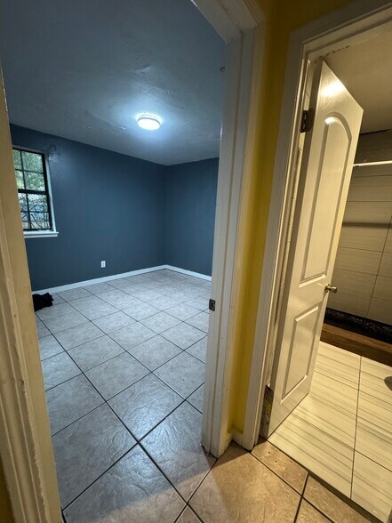 Building Photo - 1863 Nekoma Ct