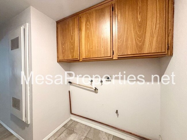 Building Photo - 18390 Mead Ln