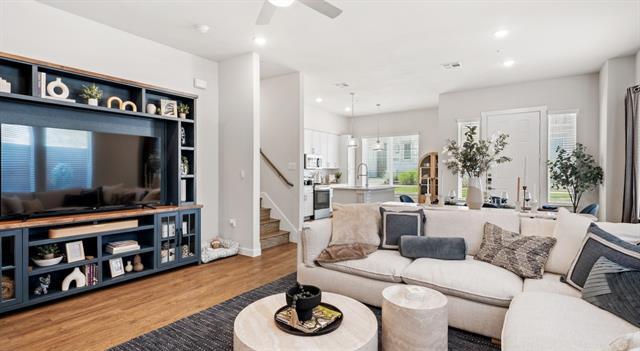 Building Photo - 2600 N Lake Forest Dr