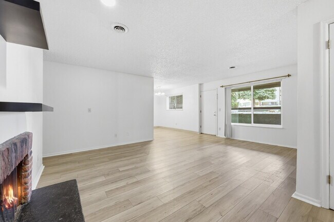 Building Photo - $1,345.95, 2-bed, 2-bath condo located in Colorado Springs with in-unit laundry and $300 cleaning...