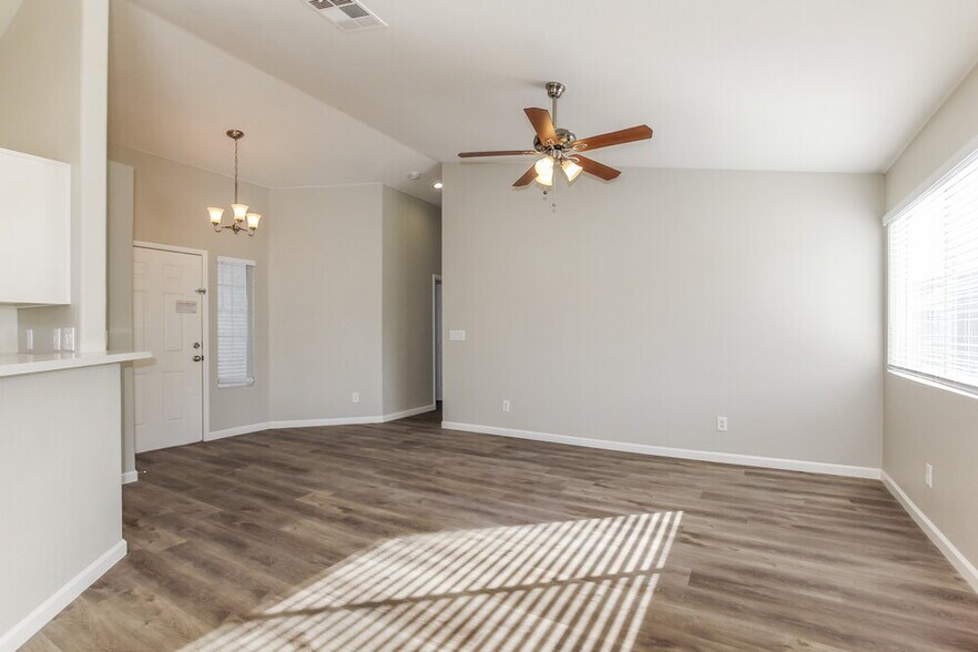 Building Photo - 615 King Revere Ct