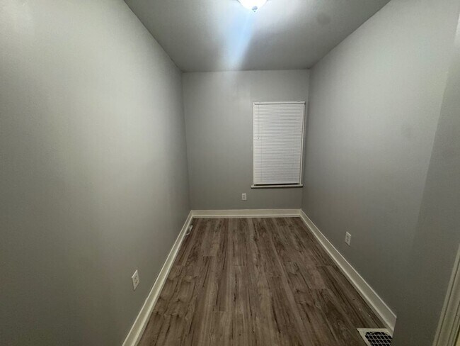 Building Photo - 7602 Wentworth Ave