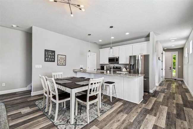 Building Photo - 3902 W Everett Ave