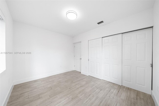 Building Photo - 1117 SW 13th St