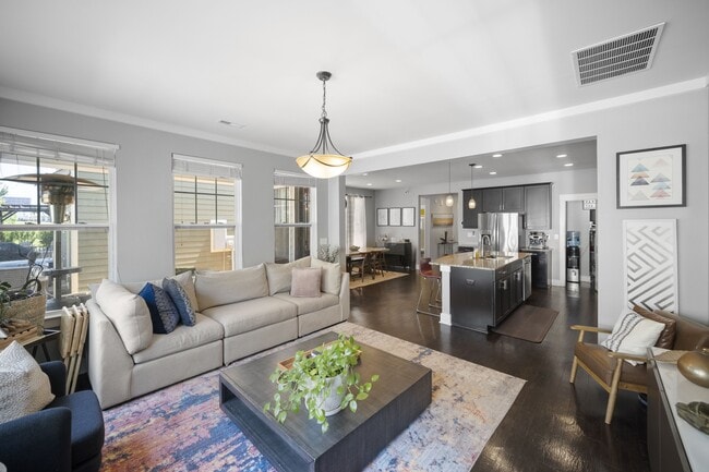 Building Photo - 2435 Double Oaks Rd