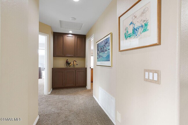 Building Photo - 136 Heath Meadow Pl