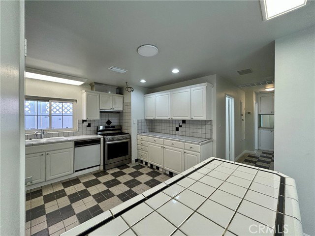 Building Photo - 3132 Estado St