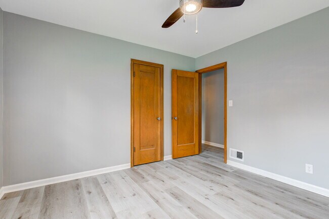 Building Photo - 4610 Rookwood Ave