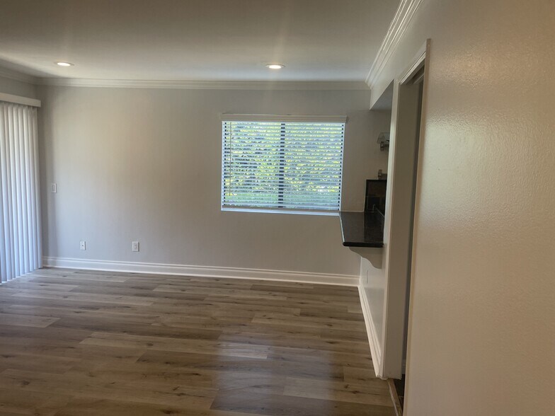 Building Photo - 28061 Mariposa