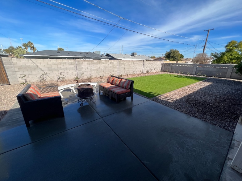 Building Photo - 6438 E Sheridan St