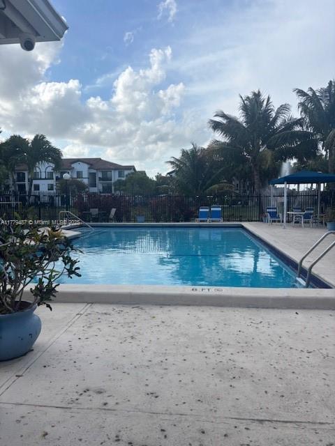 Building Photo - 9425 Fontainebleau Blvd