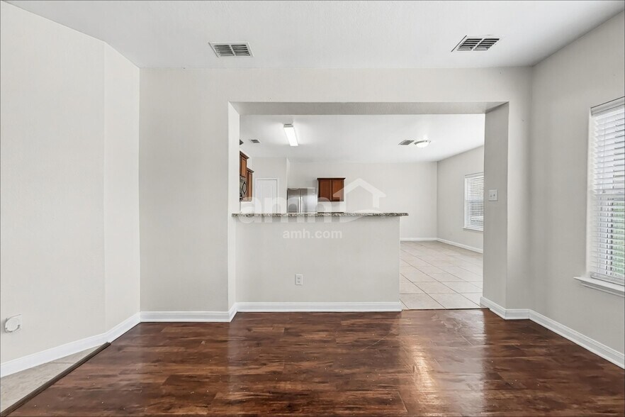 Building Photo - 8960 Blackhaw St