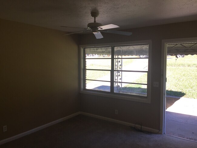 Building Photo - **UPCOMING**East Columbus 3 Bedroom / 1 Bathroom Home for Rent***