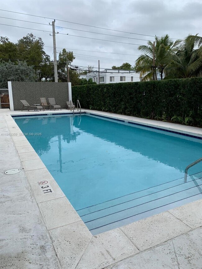 Building Photo - 36 NW 6th Ave