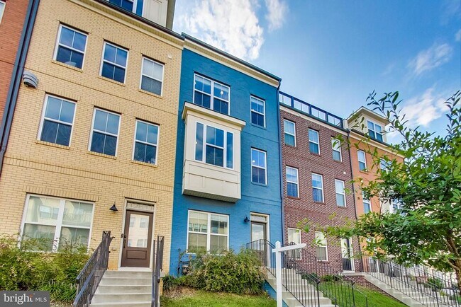 Building Photo - 12609 Macaulay St