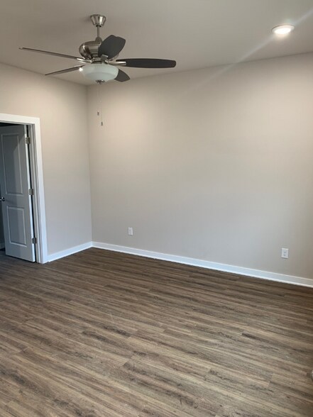 Building Photo - 403 N Otoe St