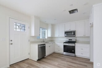 Building Photo - 4358-4360 Ocean View Blvd