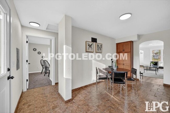 Building Photo - 5831 Gany Mede Dr