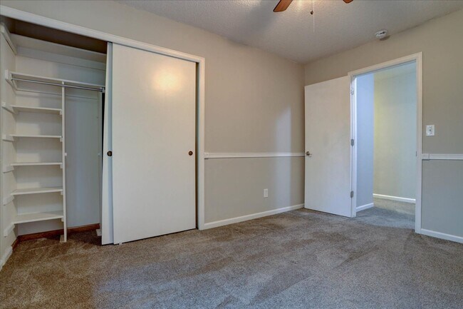 Building Photo - 10701 Hobbit Ln