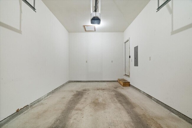 Building Photo - Seelyville Terrace