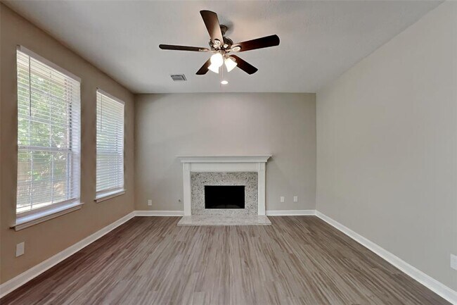 Building Photo - 6910 Springcrest Ct